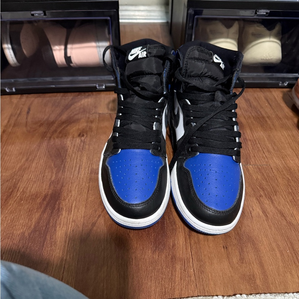 Royal 1s